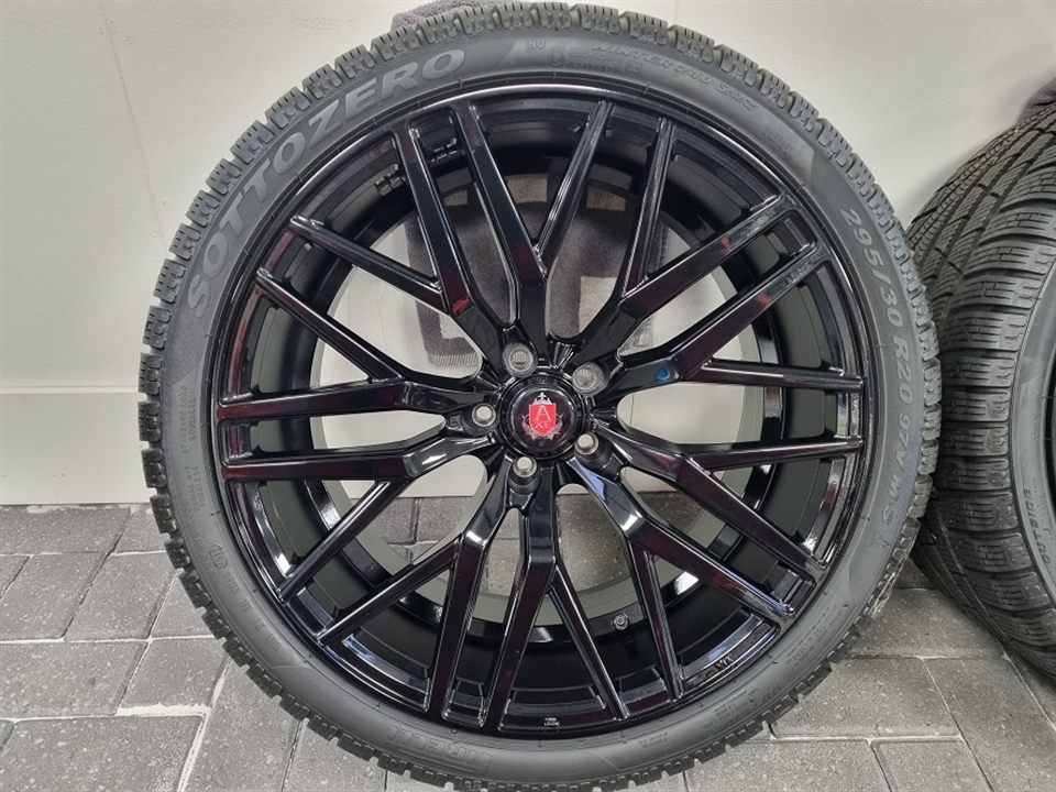 AXE Wheels EX 30 Black Breedset 8.5/10J + winter Pirelli